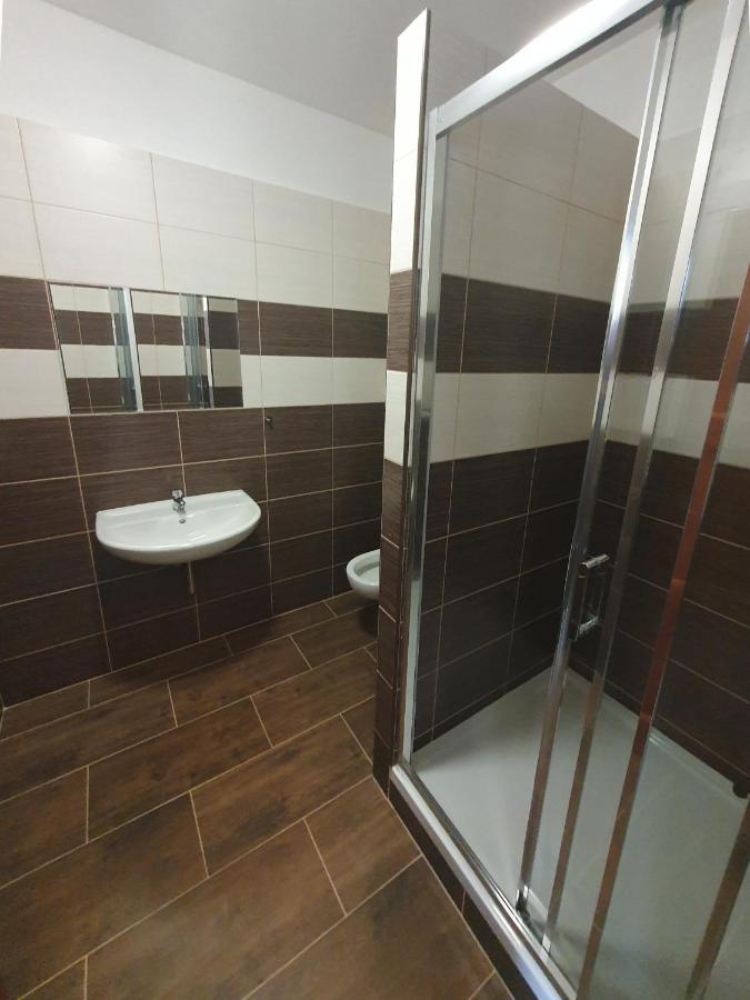 Hrusicka Restaurace A Penzion Hrusice Bagian luar foto