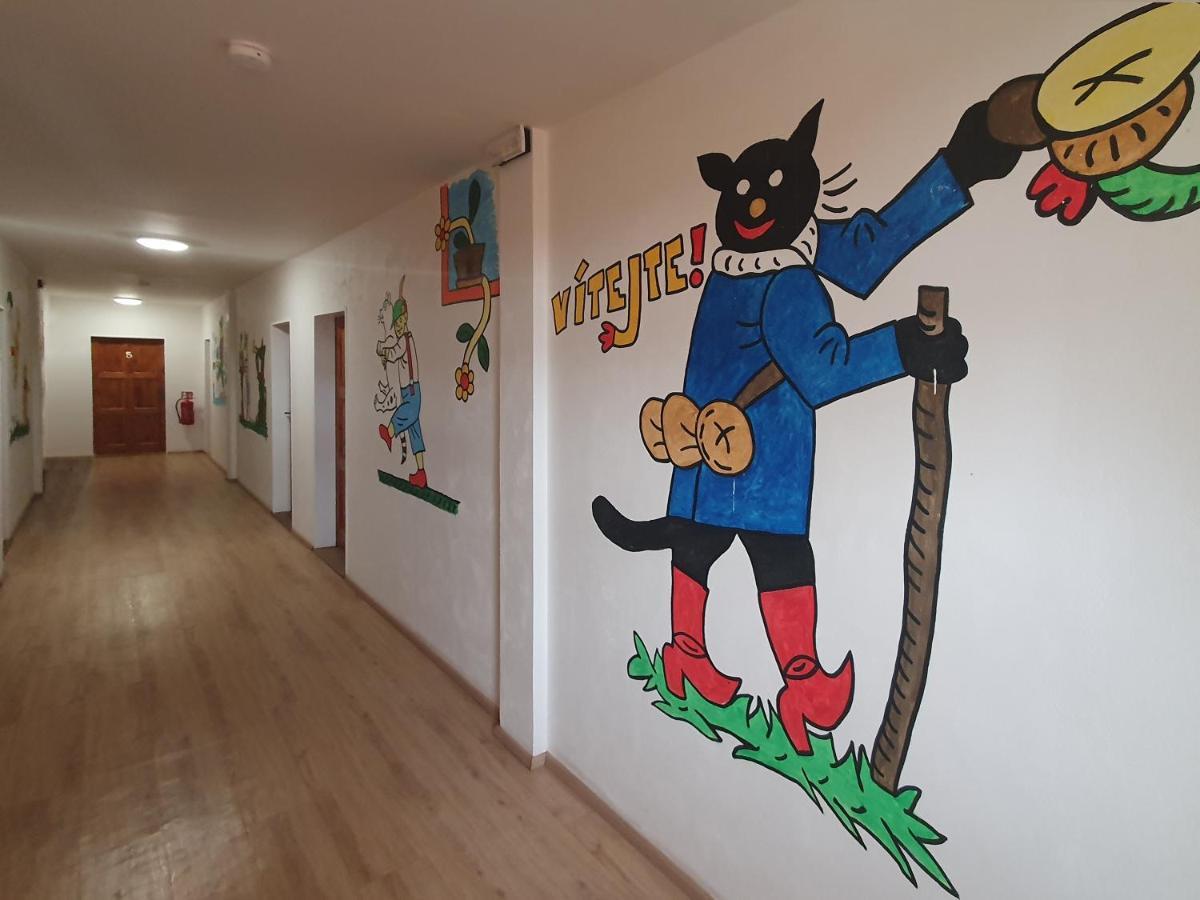 Hrusicka Restaurace A Penzion Hrusice Bagian luar foto