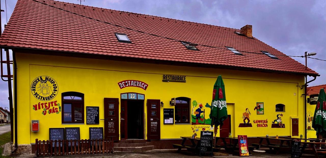 Hrusicka Restaurace A Penzion Hrusice Bagian luar foto