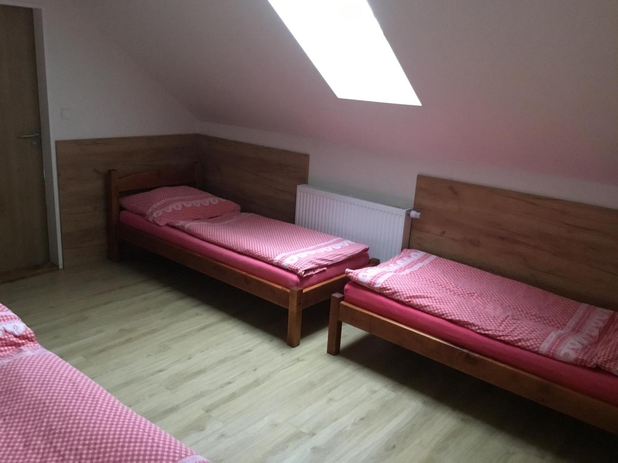 Hrusicka Restaurace A Penzion Hrusice Bagian luar foto