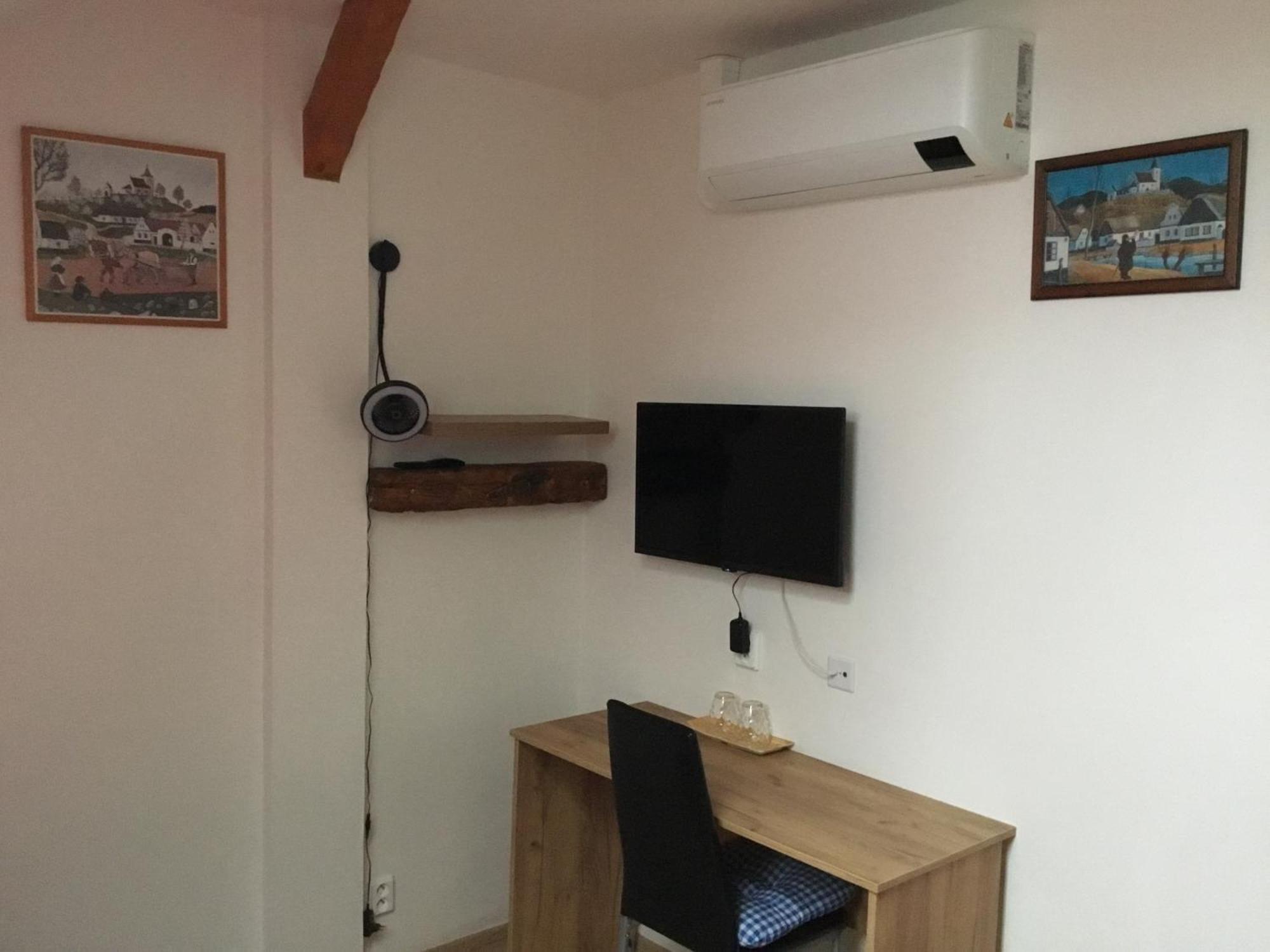 Hrusicka Restaurace A Penzion Hrusice Bagian luar foto